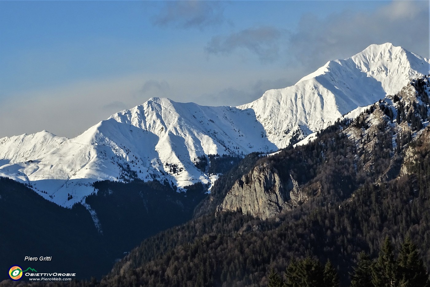 79 Zoom verso la costiera Pizzo Segade-Monte Fioraro.JPG